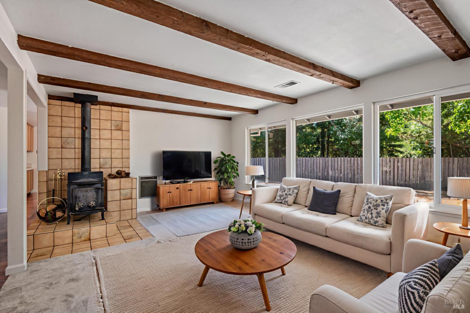 Detail Gallery Image 10 of 51 For 5414 Hessel Ave, Sebastopol,  CA 95472 - 3 Beds | 2 Baths