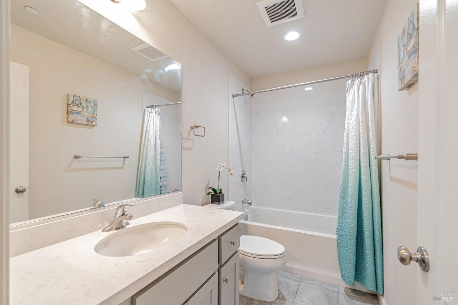 Detail Gallery Image 35 of 41 For 1493 W 3rd St, Santa Rosa,  CA 95401 - 4 Beds | 3 Baths