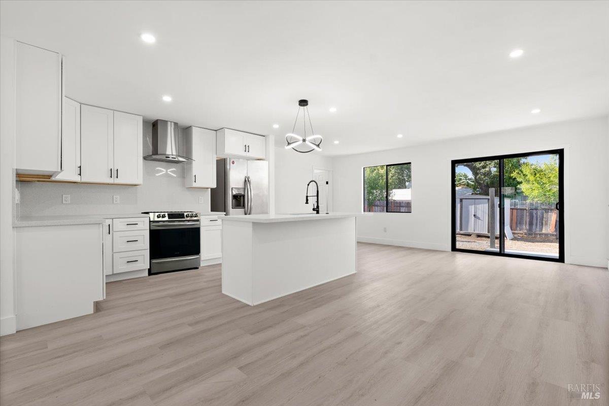 Detail Gallery Image 9 of 40 For 110 Tedford Ave, Ukiah,  CA 94565 - 4 Beds | 3 Baths