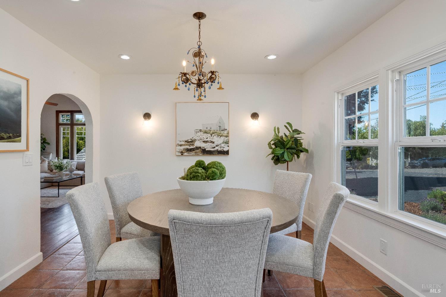 Detail Gallery Image 10 of 77 For 203 E 1st St, Napa,  CA 94559 - 4 Beds | 2/1 Baths