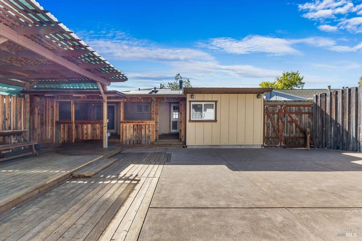 Detail Gallery Image 32 of 33 For 2420 Lomitas Ave, Santa Rosa,  CA 95404 - 4 Beds | 2 Baths