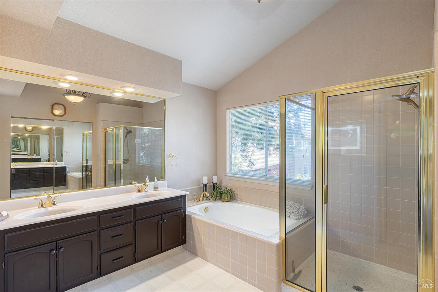 Detail Gallery Image 10 of 17 For 66 Noonan Ranch Cir, Santa Rosa,  CA 95403 - 3 Beds | 2/1 Baths