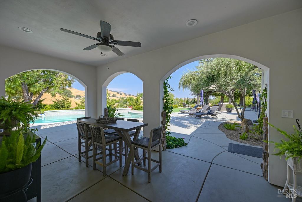 Detail Gallery Image 70 of 99 For 4050 English Oaks Dr, Vacaville,  CA 95688 - 5 Beds | 5 Baths