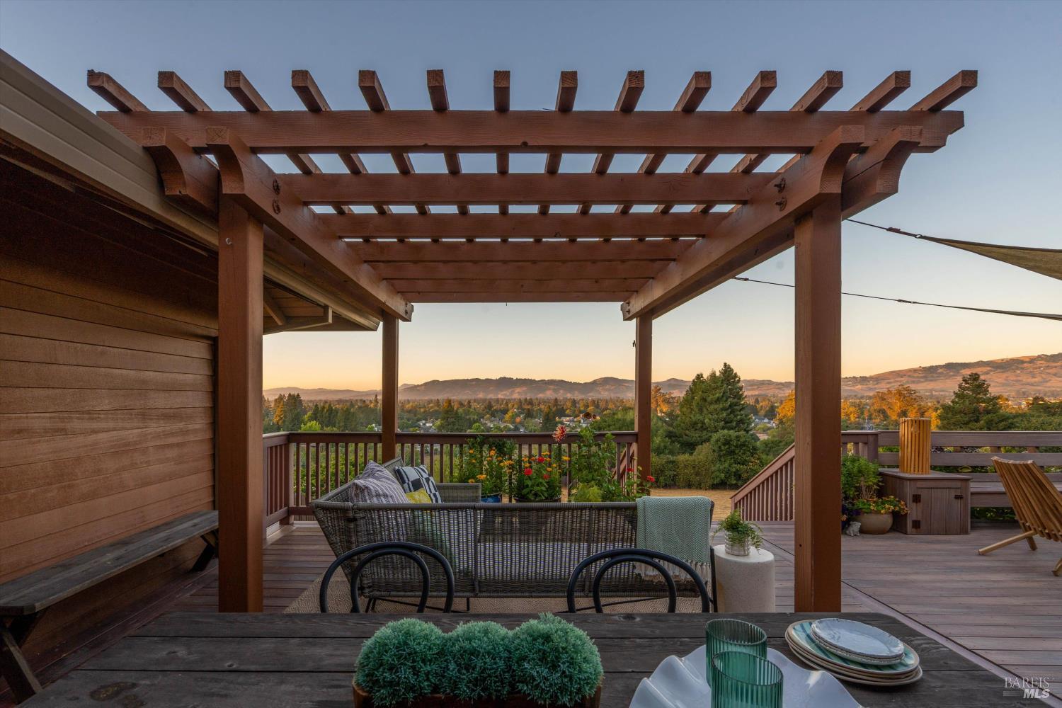 Detail Gallery Image 40 of 60 For 8962 Cypress Ave, Cotati,  CA 94931 - 3 Beds | 2/1 Baths