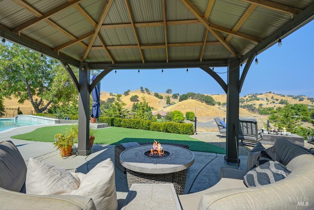 Detail Gallery Image 69 of 99 For 4050 English Oaks Dr, Vacaville,  CA 95688 - 5 Beds | 5 Baths