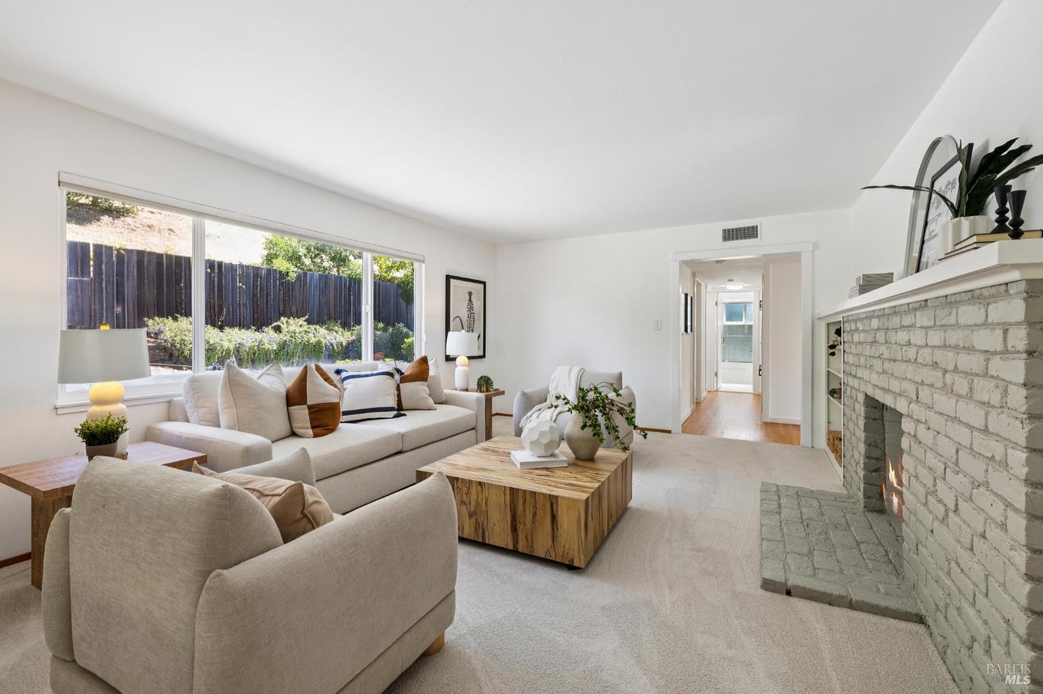 Detail Gallery Image 9 of 44 For 340 Alameda De La Loma Unkn, Novato,  CA 94949 - 3 Beds | 2 Baths