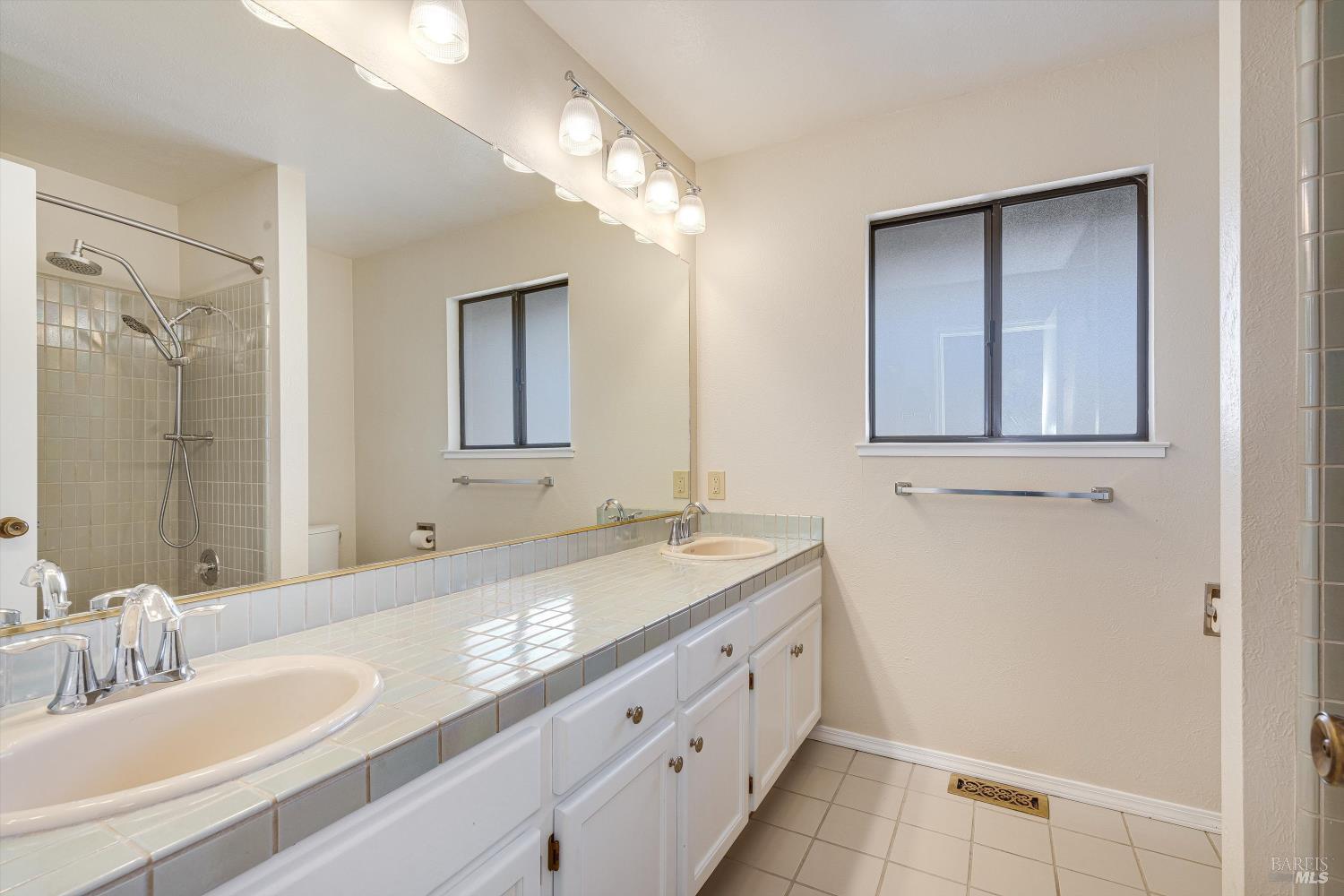 Detail Gallery Image 32 of 60 For 8962 Cypress Ave, Cotati,  CA 94931 - 3 Beds | 2/1 Baths