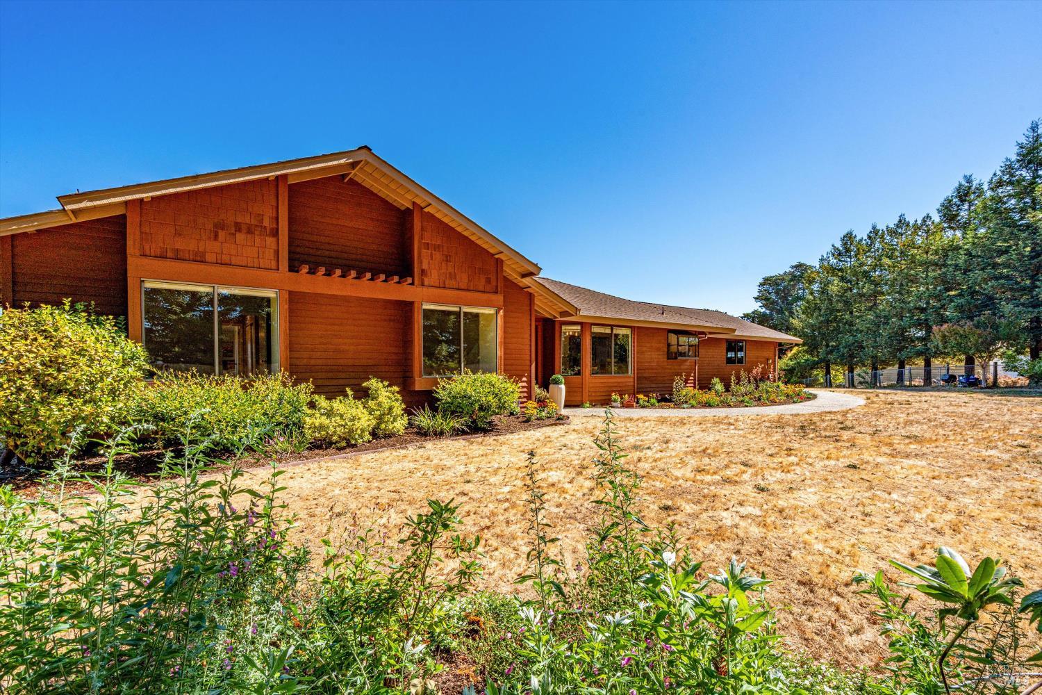 Detail Gallery Image 1 of 60 For 8962 Cypress Ave, Cotati,  CA 94931 - 3 Beds | 2/1 Baths