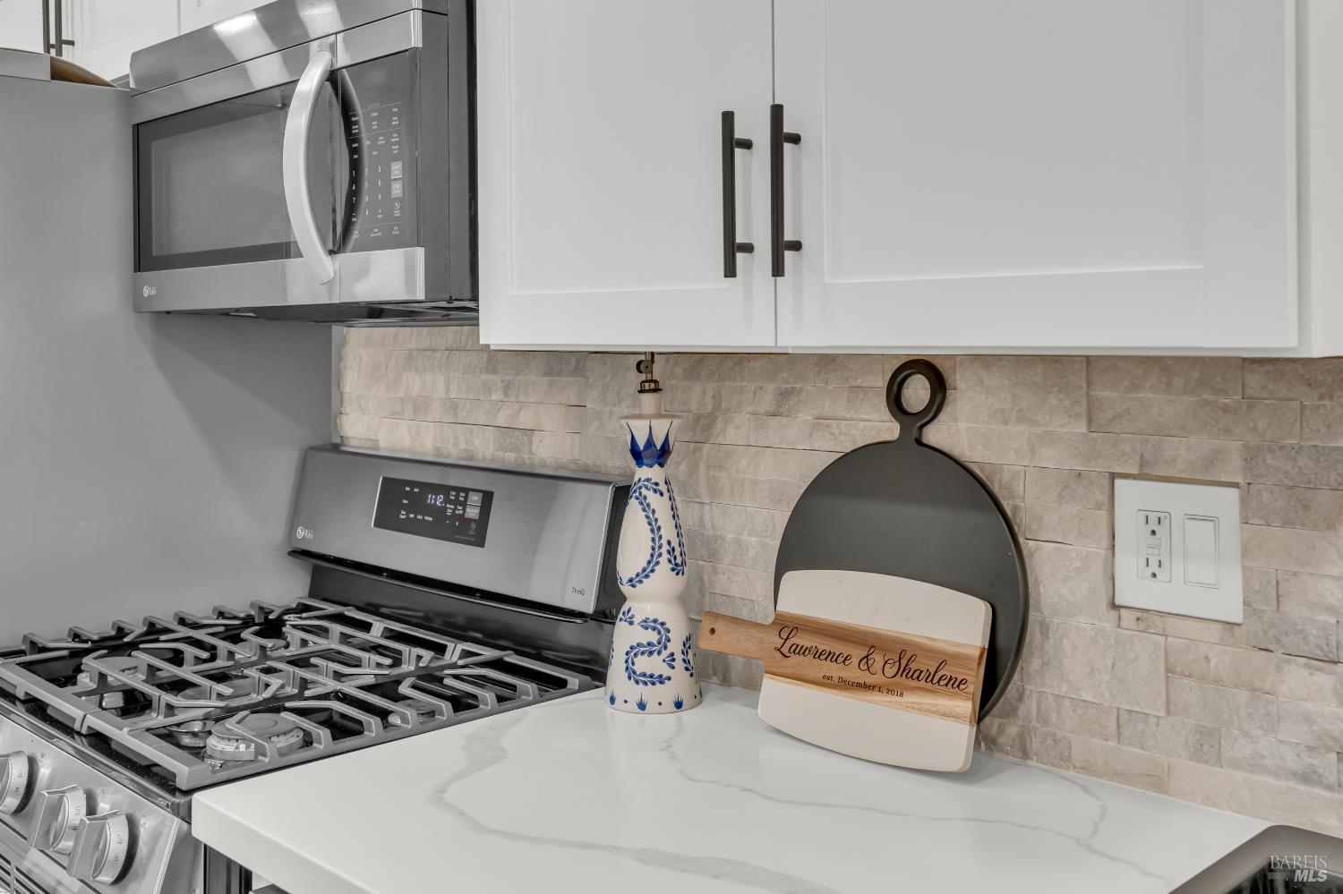 Detail Gallery Image 10 of 37 For 1331 Canterbury Dr, Fairfield,  CA 94533 - 4 Beds | 2 Baths