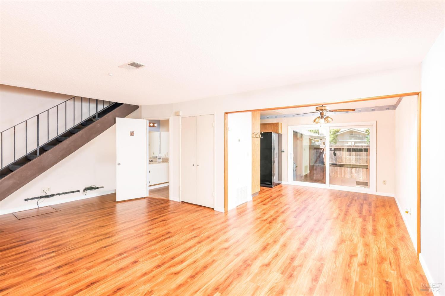 Detail Gallery Image 15 of 26 For 1451 Gold Way, Rohnert Park,  CA 94928 - 3 Beds | 1/1 Baths