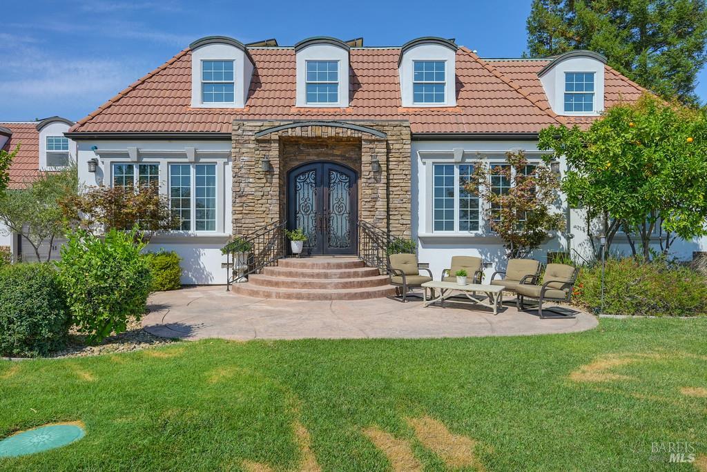 Detail Gallery Image 1 of 99 For 4050 English Oaks Dr, Vacaville,  CA 95688 - 5 Beds | 5 Baths