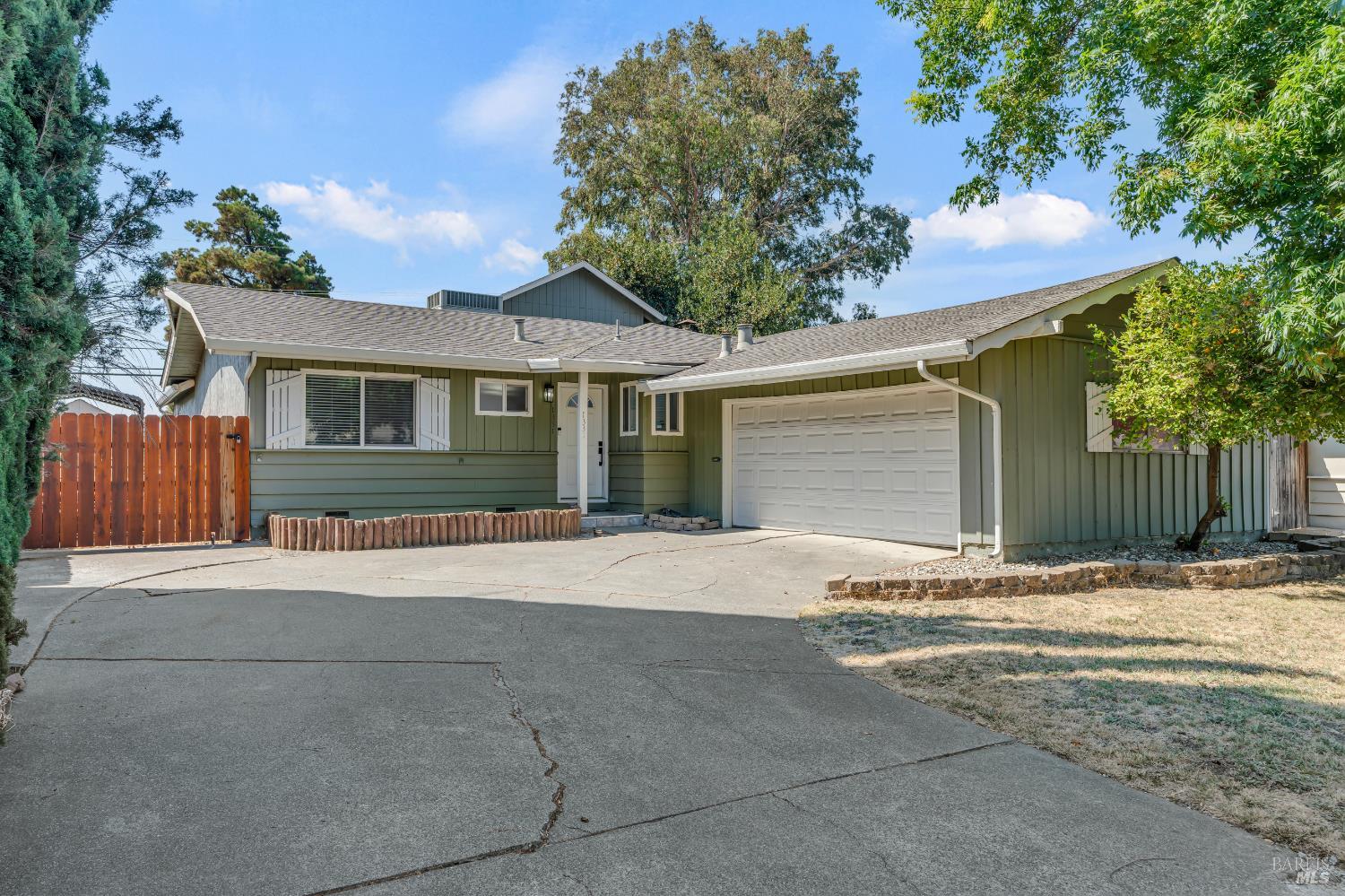 Detail Gallery Image 6 of 37 For 1331 Canterbury Dr, Fairfield,  CA 94533 - 4 Beds | 2 Baths