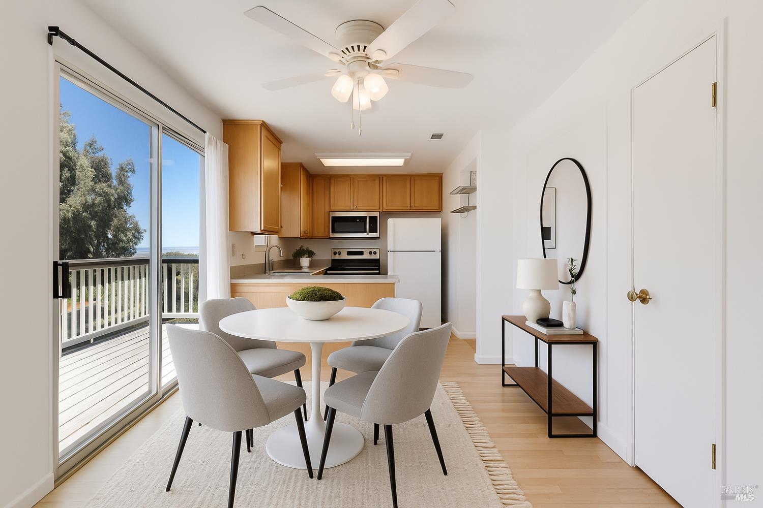Detail Gallery Image 12 of 55 For 117 Sunset Cir #34,  Benicia,  CA 94510 - 3 Beds | 1/1 Baths