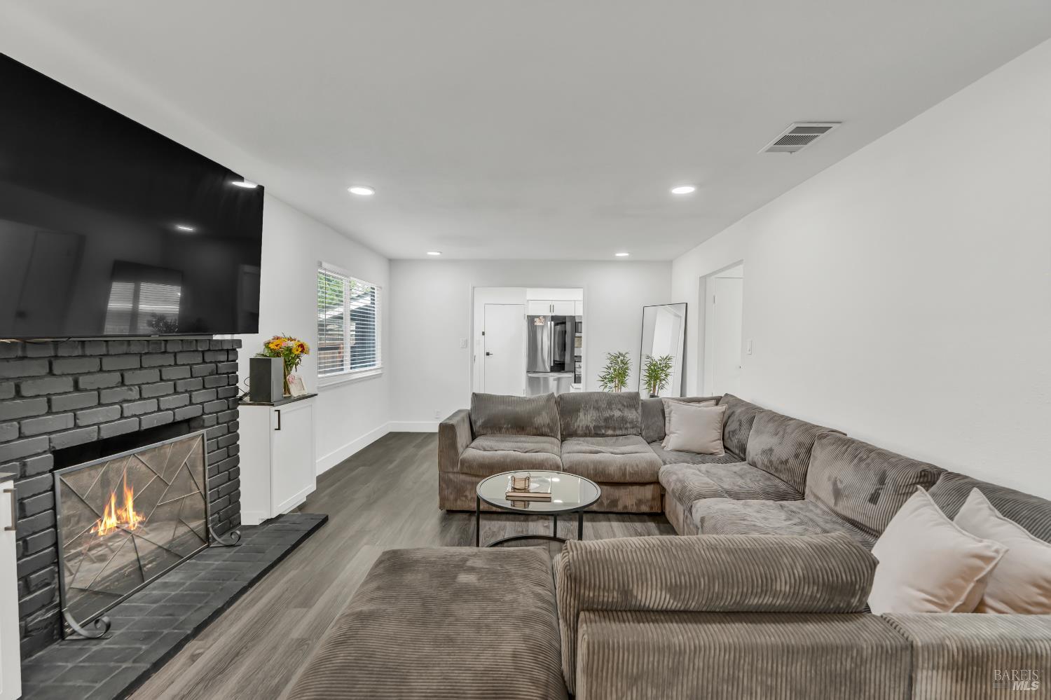 Detail Gallery Image 19 of 37 For 1331 Canterbury Dr, Fairfield,  CA 94533 - 4 Beds | 2 Baths