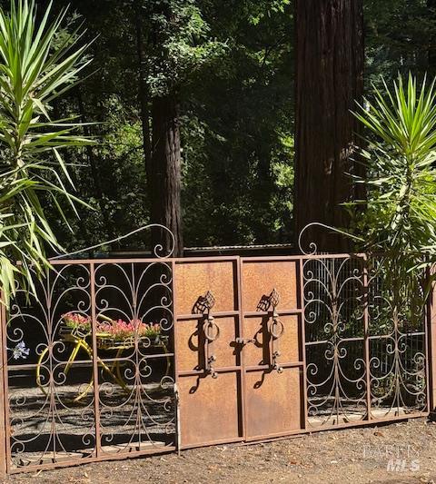 Detail Gallery Image 39 of 42 For 15607 Old Cazadero Rd, Guerneville,  CA 95446 - 1 Beds | 2 Baths