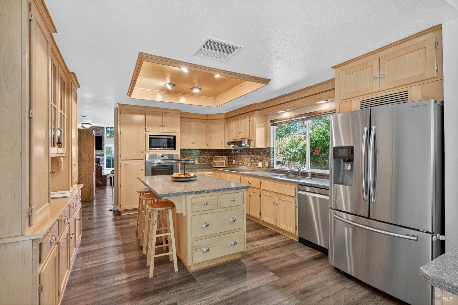Detail Gallery Image 9 of 58 For 920 N Lincoln St, Dixon,  CA 95620 - 4 Beds | 2 Baths