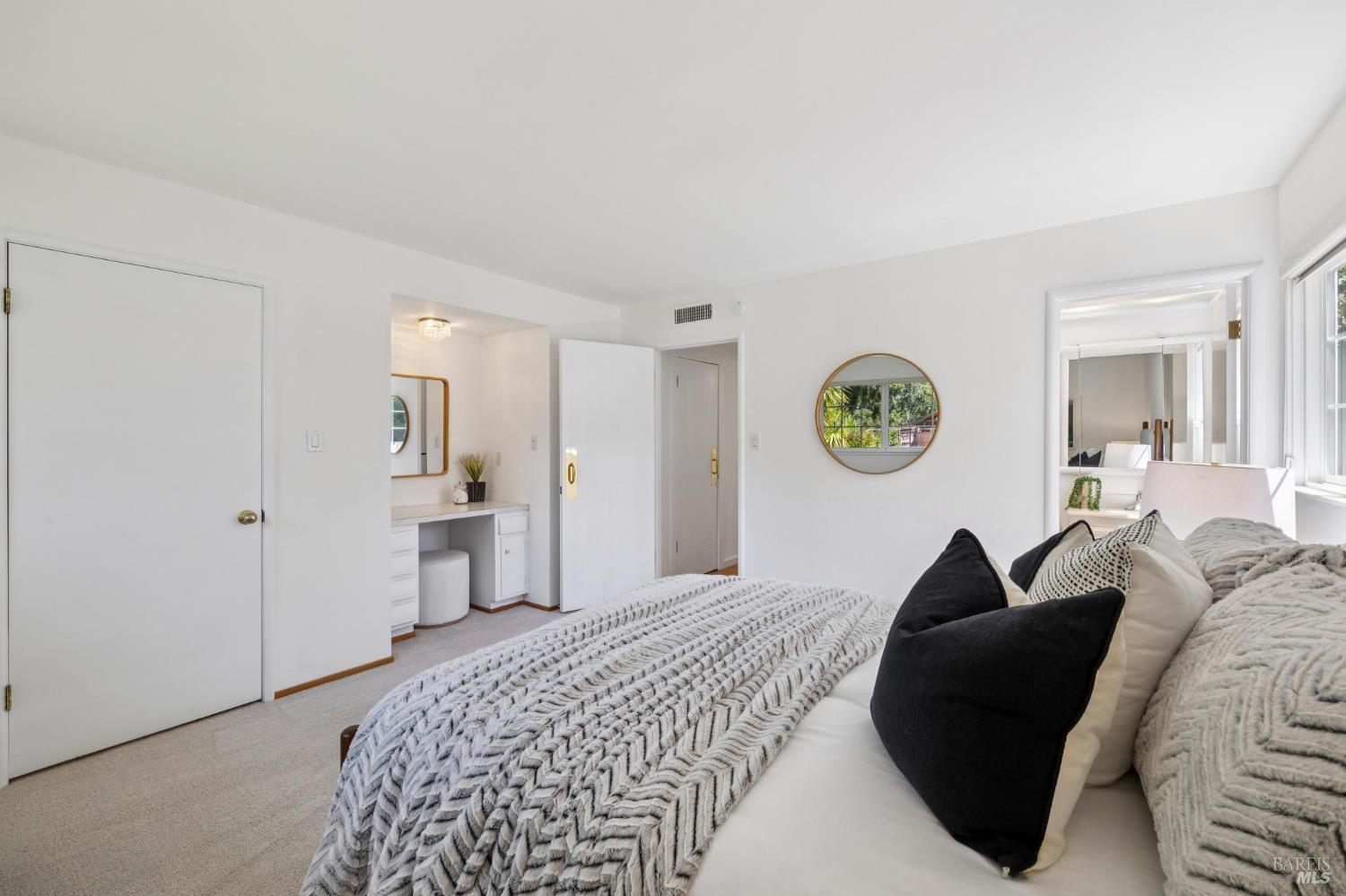 Detail Gallery Image 27 of 44 For 340 Alameda De La Loma Unkn, Novato,  CA 94949 - 3 Beds | 2 Baths