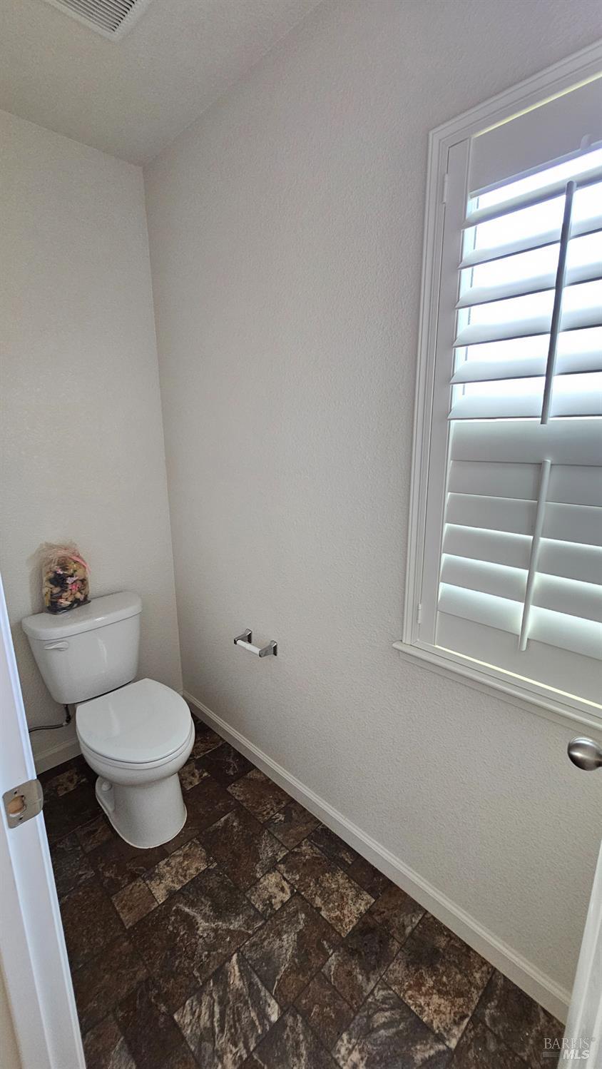Detail Gallery Image 16 of 29 For 5342 Gramercy Cir, Fairfield,  CA 94533 - 4 Beds | 3/1 Baths