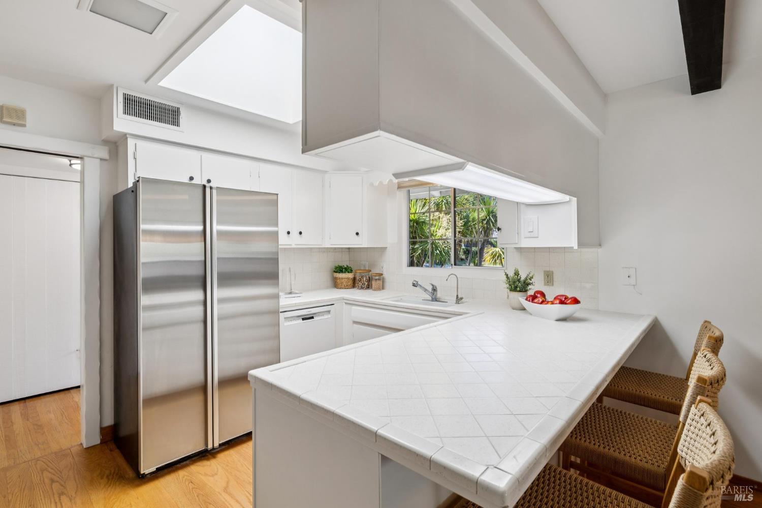 Detail Gallery Image 10 of 44 For 340 Alameda De La Loma Unkn, Novato,  CA 94949 - 3 Beds | 2 Baths