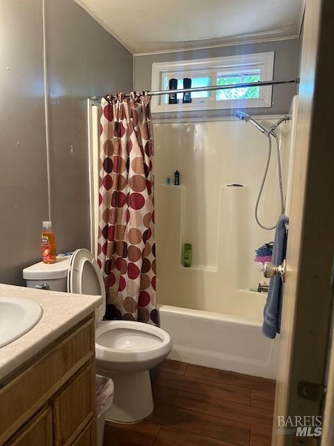Detail Gallery Image 4 of 24 For 14918 Lakeshore Dr, Clearlake,  CA 95422 - 3 Beds | 2 Baths