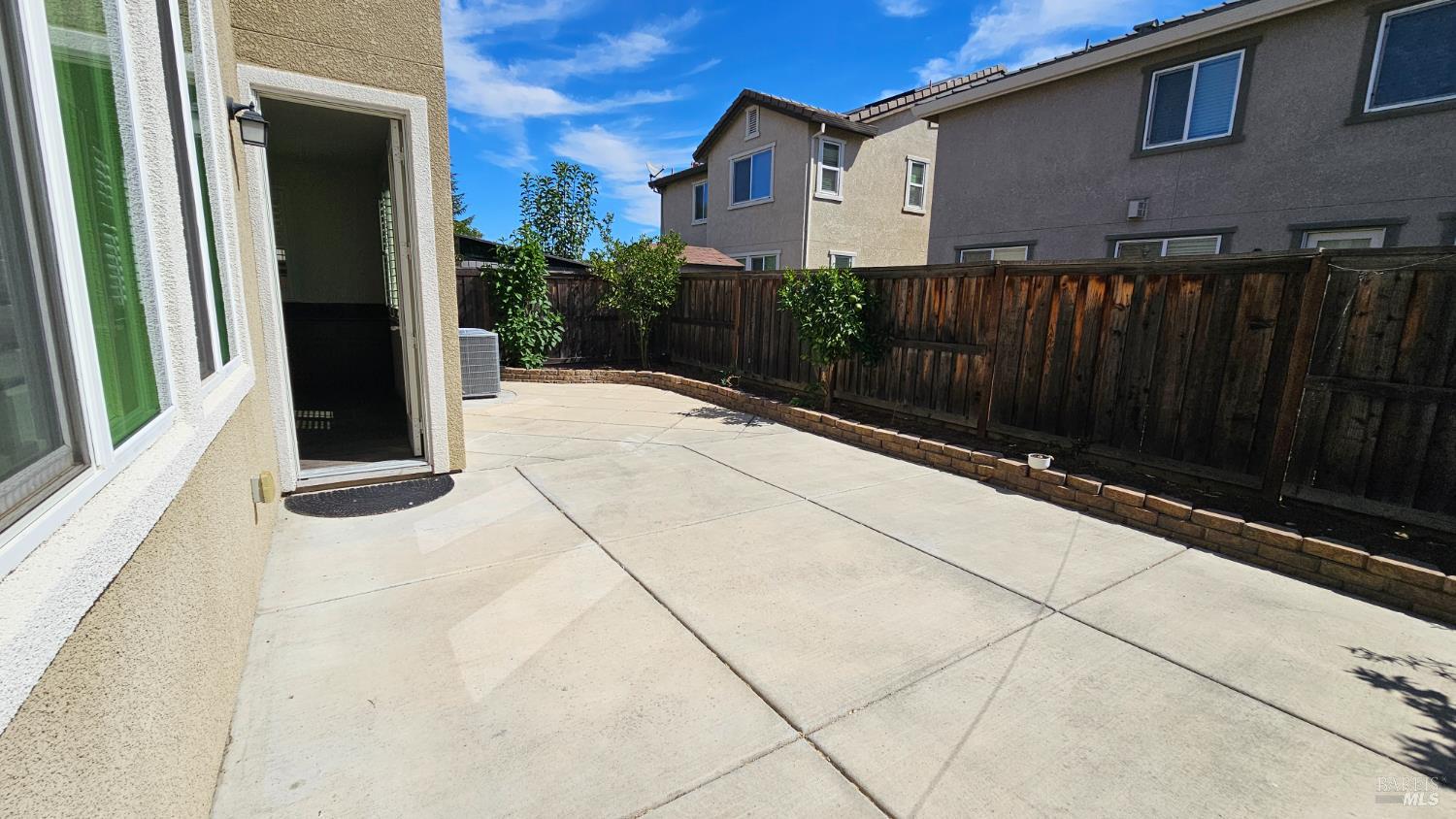 Detail Gallery Image 4 of 29 For 5342 Gramercy Cir, Fairfield,  CA 94533 - 4 Beds | 3/1 Baths