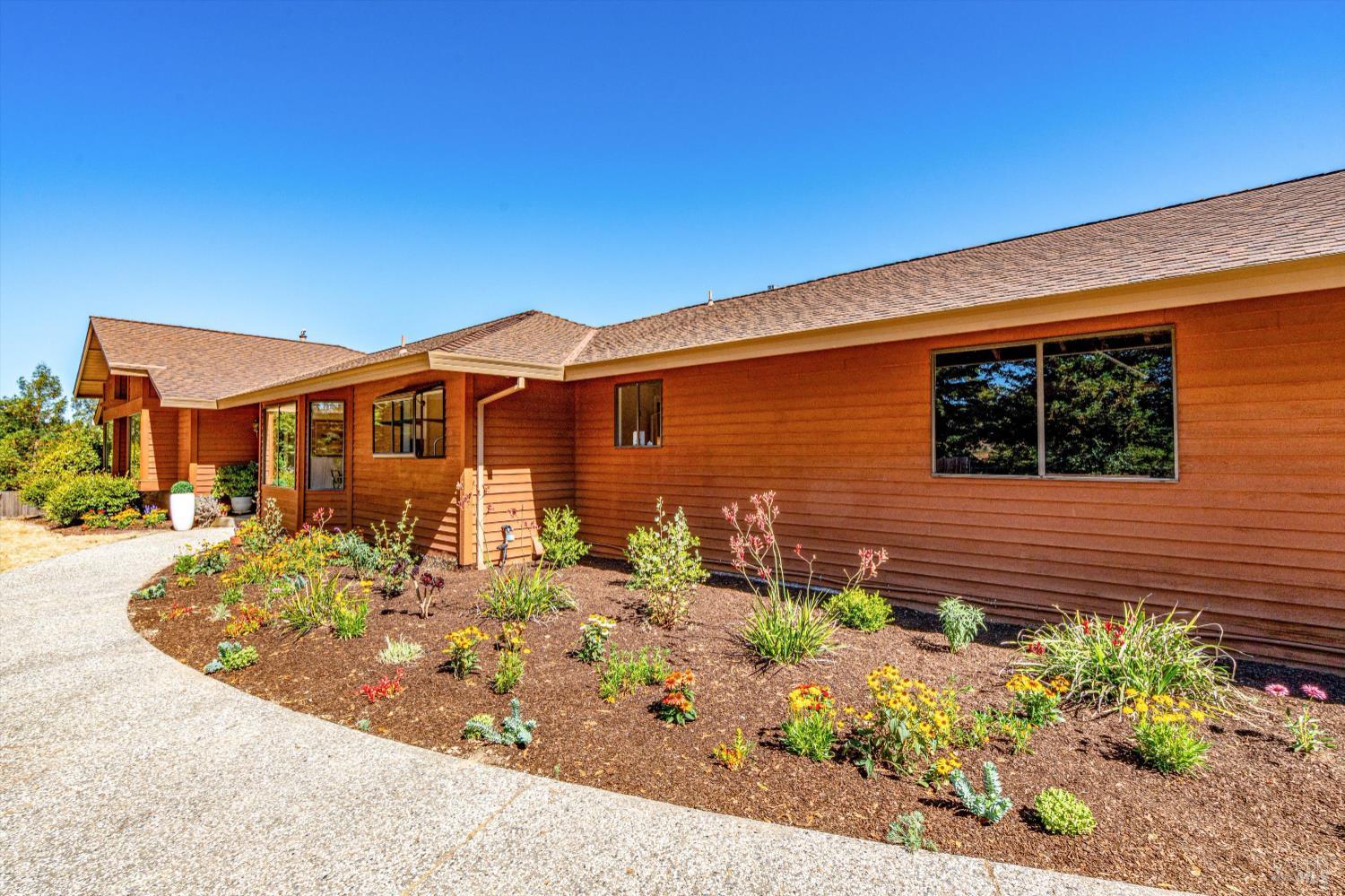 Detail Gallery Image 5 of 60 For 8962 Cypress Ave, Cotati,  CA 94931 - 3 Beds | 2/1 Baths