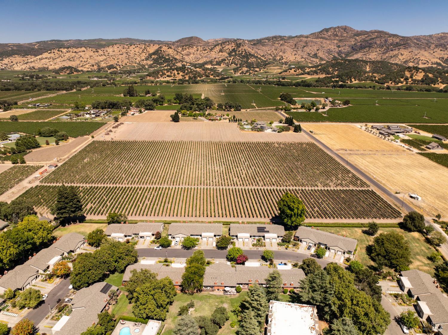 Detail Gallery Image 26 of 28 For 135 Vineyard Cir, Yountville,  CA 94599 - 2 Beds | 2 Baths