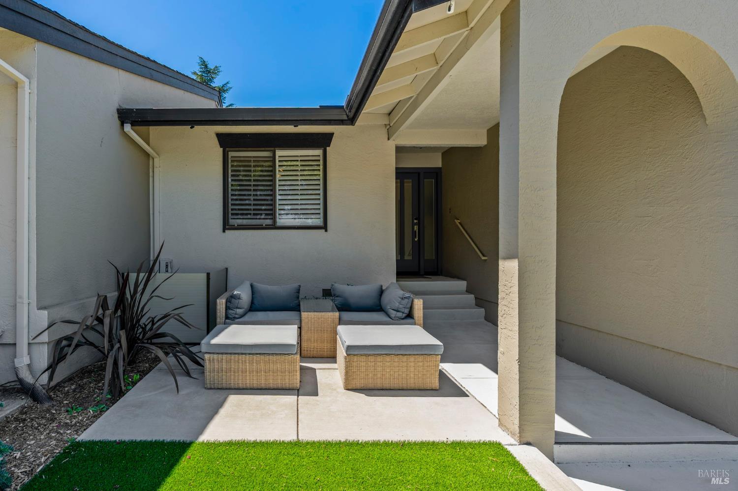 Detail Gallery Image 5 of 28 For 135 Vineyard Cir, Yountville,  CA 94599 - 2 Beds | 2 Baths
