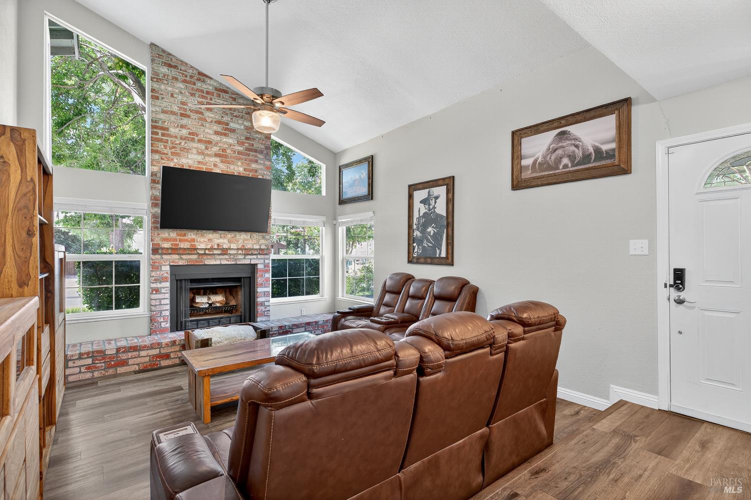 Detail Gallery Image 5 of 58 For 920 N Lincoln St, Dixon,  CA 95620 - 4 Beds | 2 Baths
