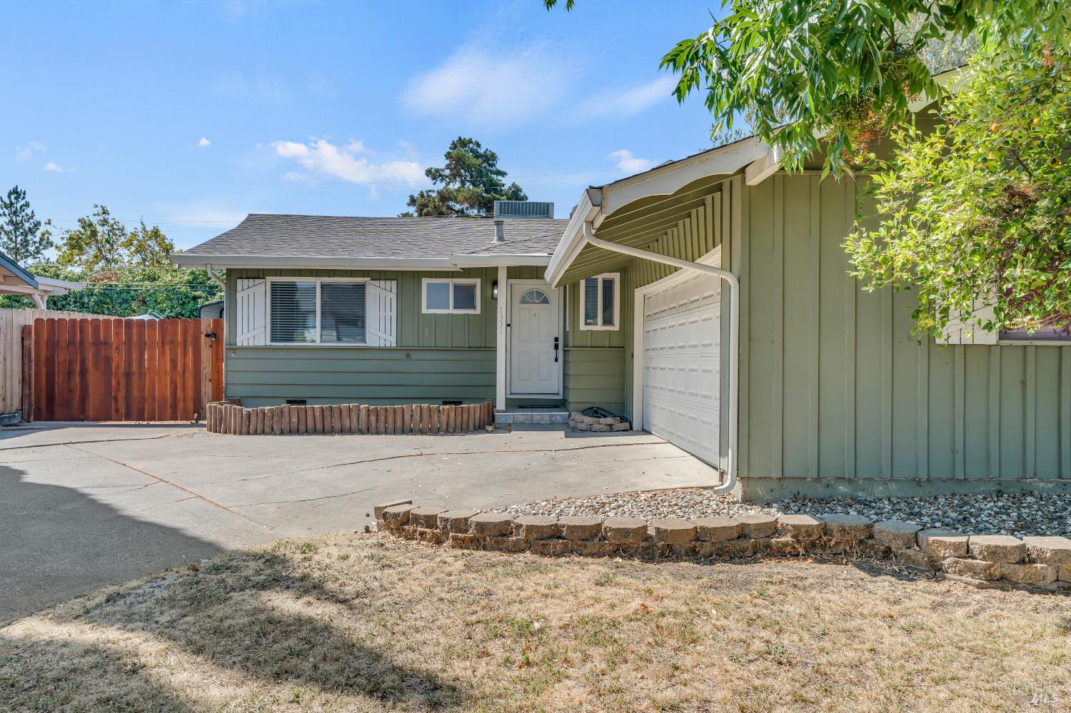 Detail Gallery Image 7 of 37 For 1331 Canterbury Dr, Fairfield,  CA 94533 - 4 Beds | 2 Baths
