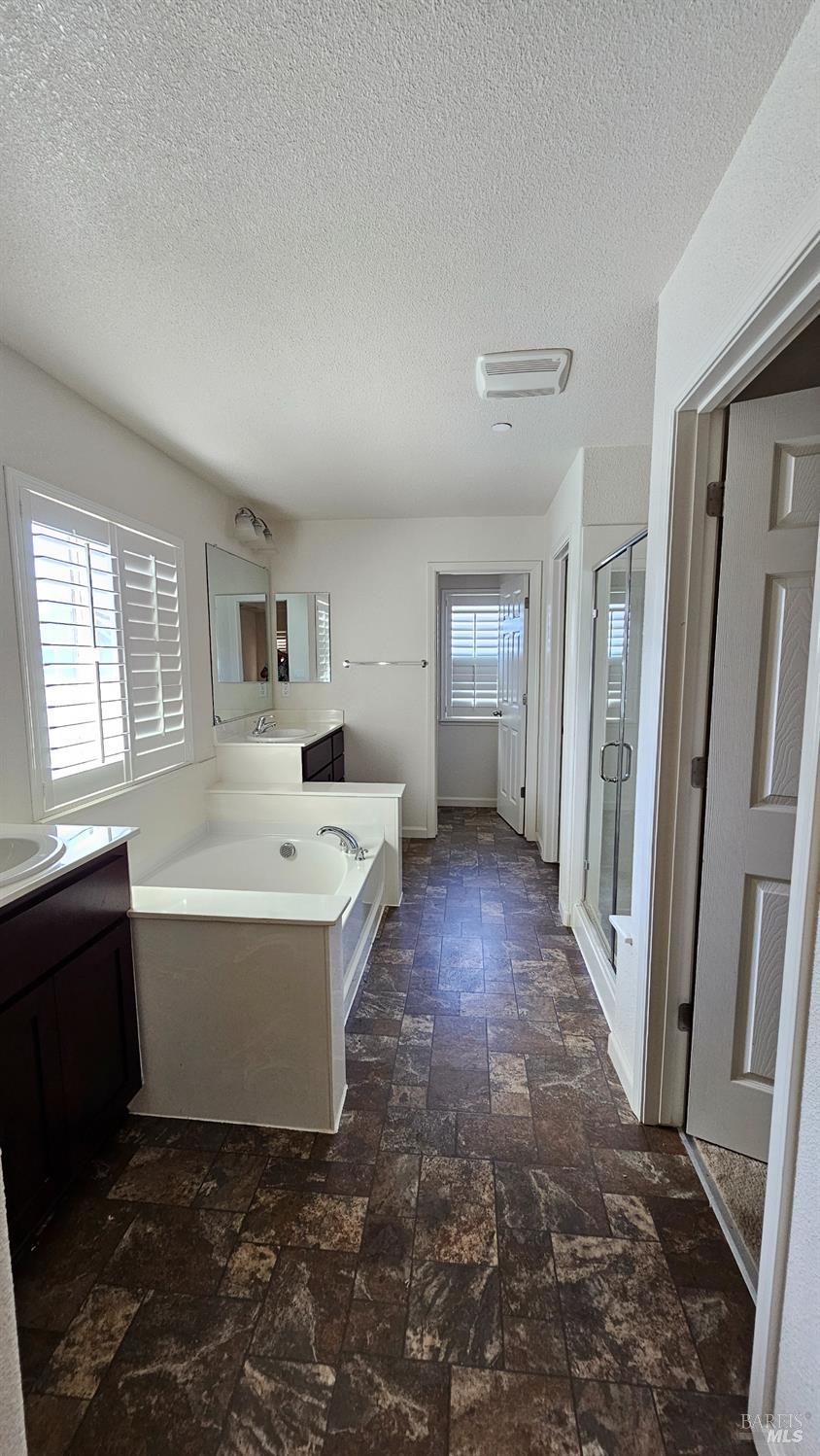 Detail Gallery Image 13 of 29 For 5342 Gramercy Cir, Fairfield,  CA 94533 - 4 Beds | 3/1 Baths
