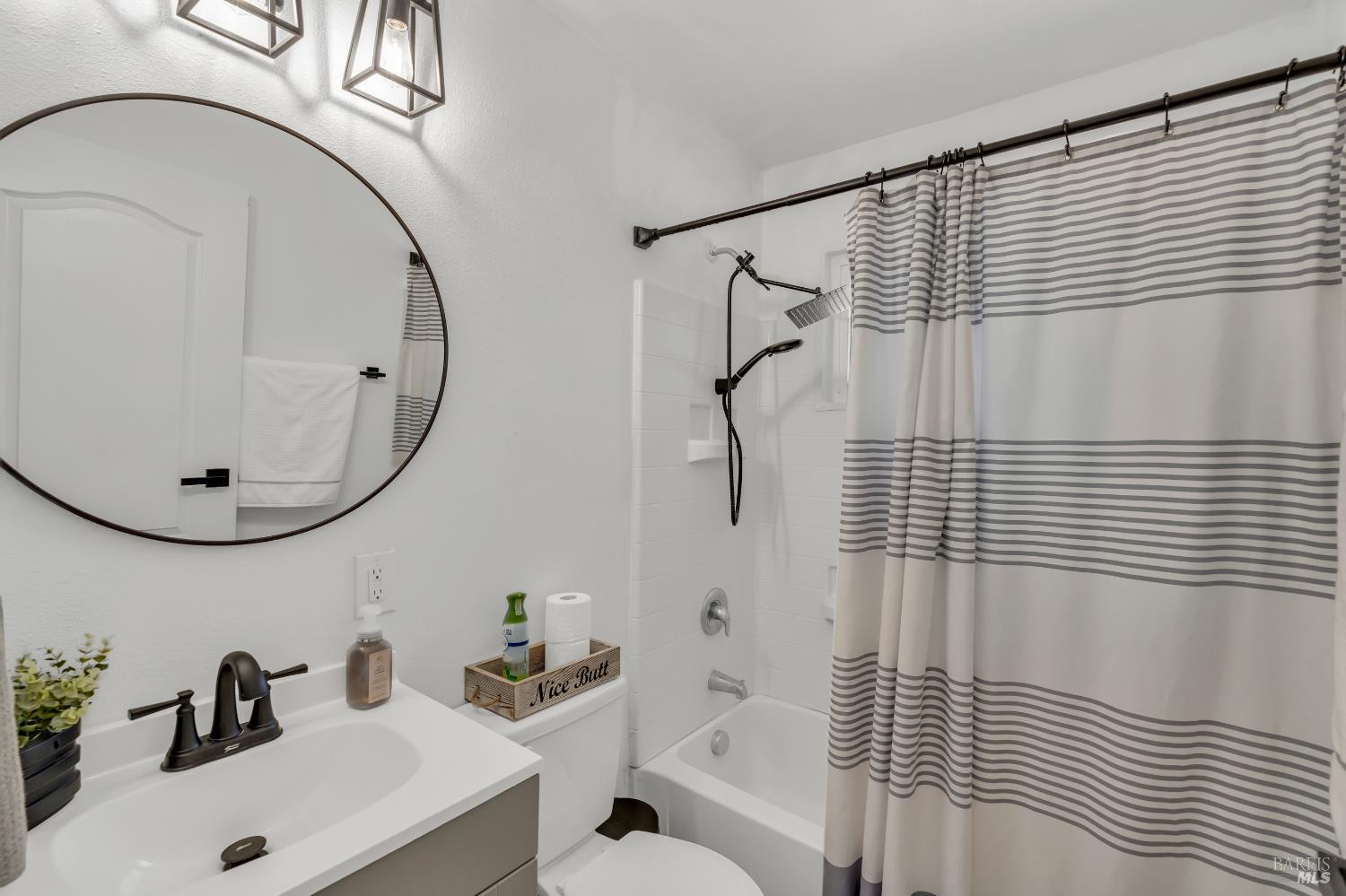 Detail Gallery Image 14 of 37 For 1331 Canterbury Dr, Fairfield,  CA 94533 - 4 Beds | 2 Baths