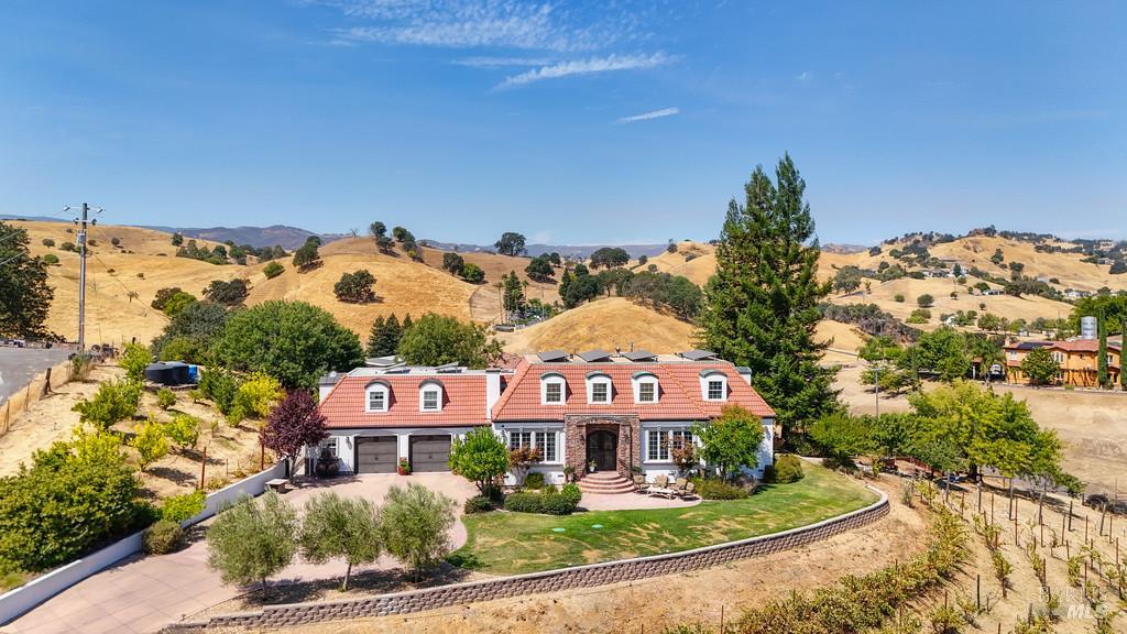 Detail Gallery Image 3 of 99 For 4050 English Oaks Dr, Vacaville,  CA 95688 - 5 Beds | 5 Baths