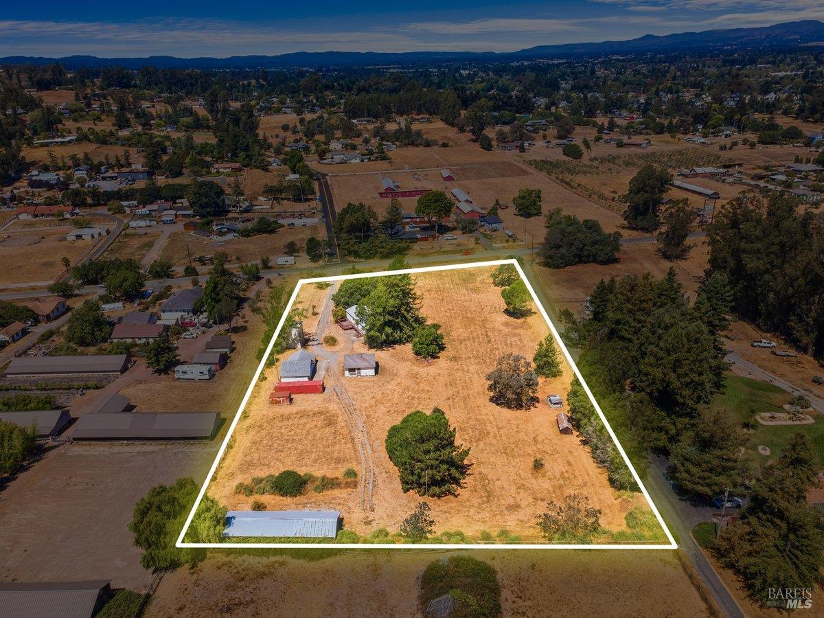 Detail Gallery Image 69 of 70 For 300 W Railroad Ave, Cotati,  CA 94931 - 3 Beds | 3 Baths