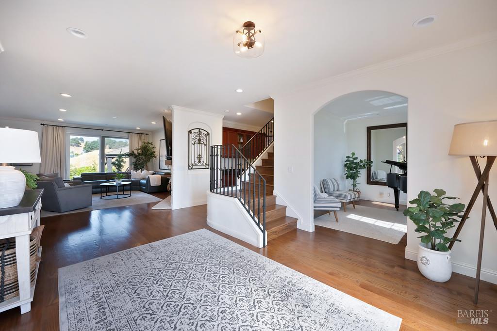 Detail Gallery Image 9 of 99 For 4050 English Oaks Dr, Vacaville,  CA 95688 - 5 Beds | 5 Baths
