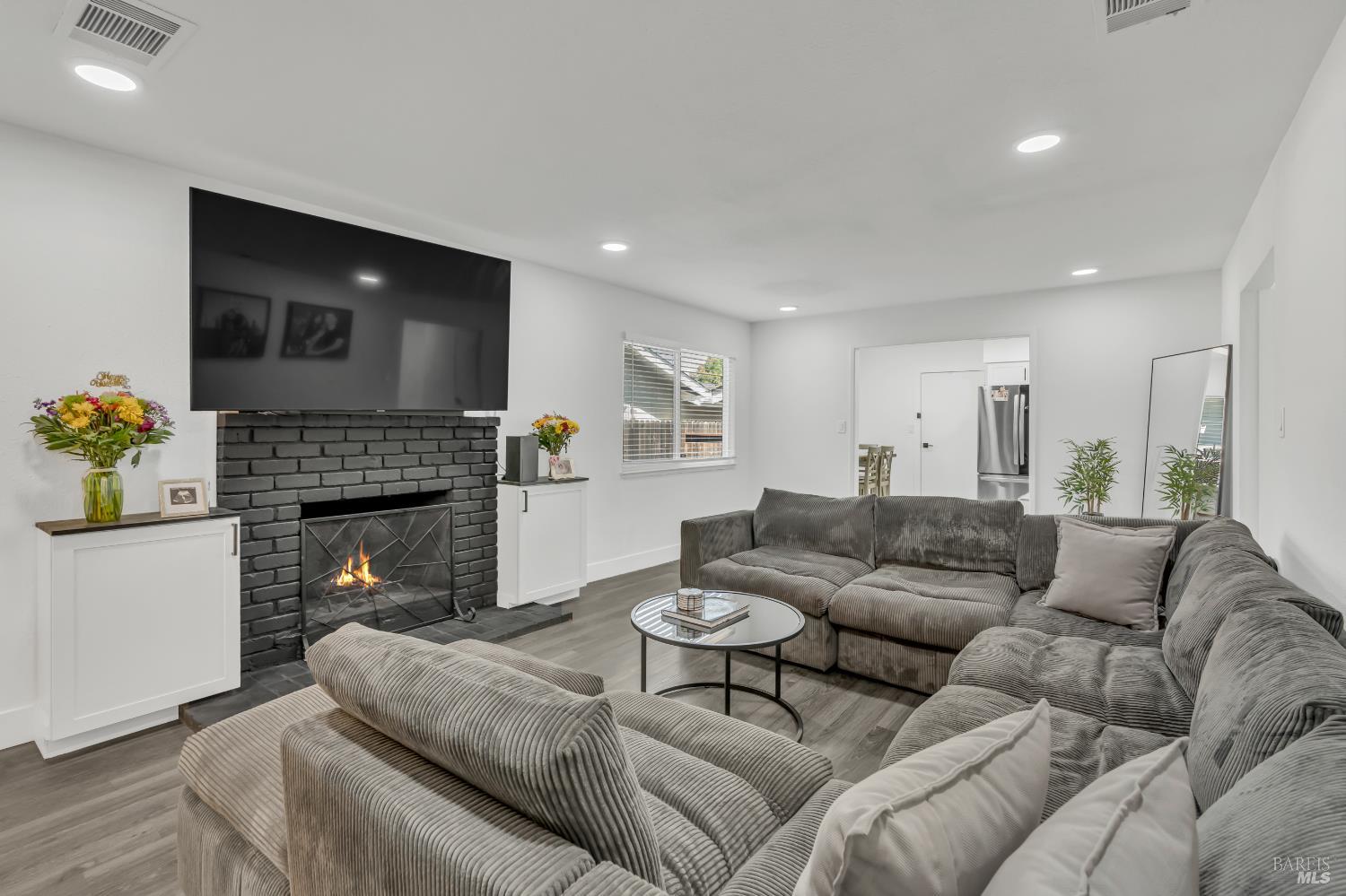 Detail Gallery Image 2 of 37 For 1331 Canterbury Dr, Fairfield,  CA 94533 - 4 Beds | 2 Baths