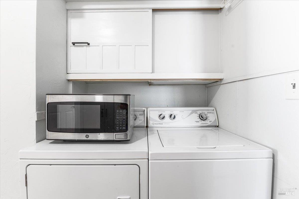 Detail Gallery Image 24 of 33 For 2420 Lomitas Ave, Santa Rosa,  CA 95404 - 4 Beds | 2 Baths
