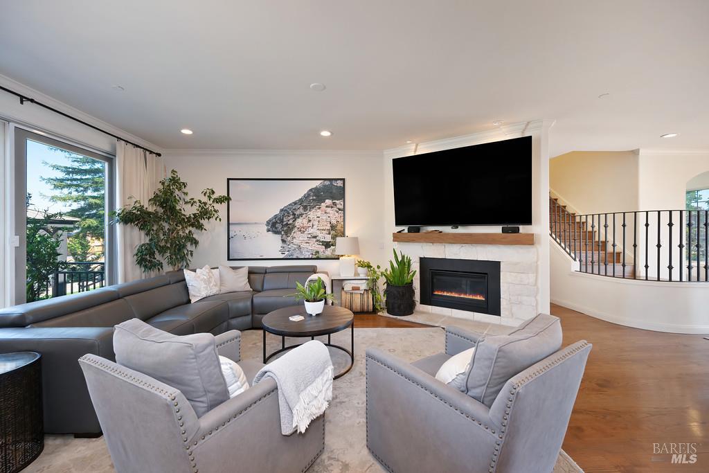 Detail Gallery Image 19 of 99 For 4050 English Oaks Dr, Vacaville,  CA 95688 - 5 Beds | 5 Baths