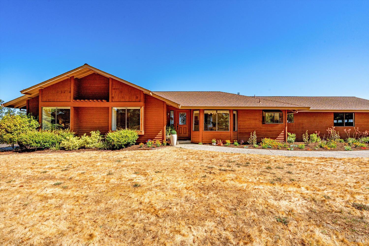 Detail Gallery Image 2 of 60 For 8962 Cypress Ave, Cotati,  CA 94931 - 3 Beds | 2/1 Baths