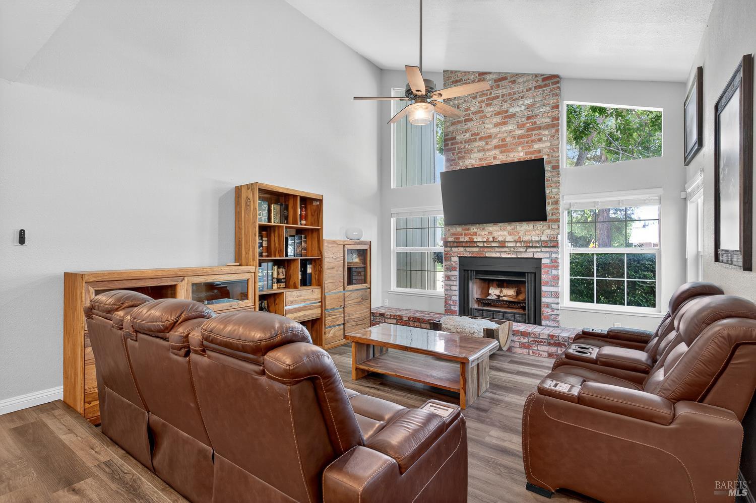Detail Gallery Image 4 of 58 For 920 N Lincoln St, Dixon,  CA 95620 - 4 Beds | 2 Baths