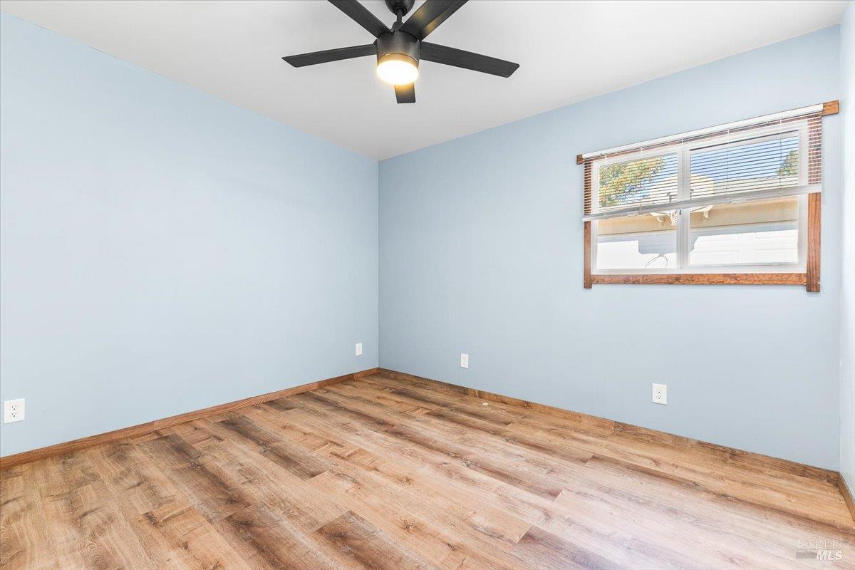 Detail Gallery Image 14 of 33 For 2420 Lomitas Ave, Santa Rosa,  CA 95404 - 4 Beds | 2 Baths