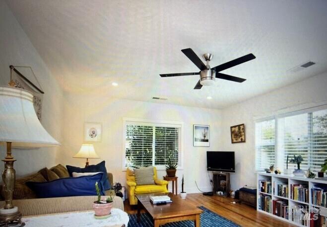 Detail Gallery Image 19 of 31 For Address Is Not Disclosed, Cloverdale,  CA 95425 - 2 Beds | 2 Baths
