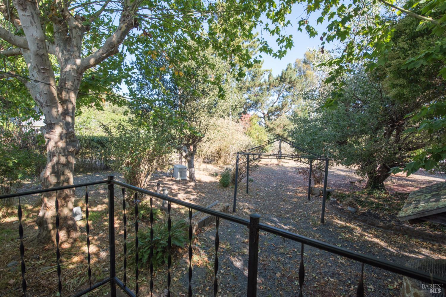Detail Gallery Image 11 of 88 For 5301 Hutchinson Rd, Sebastopol,  CA 95472 - 3 Beds | 3 Baths