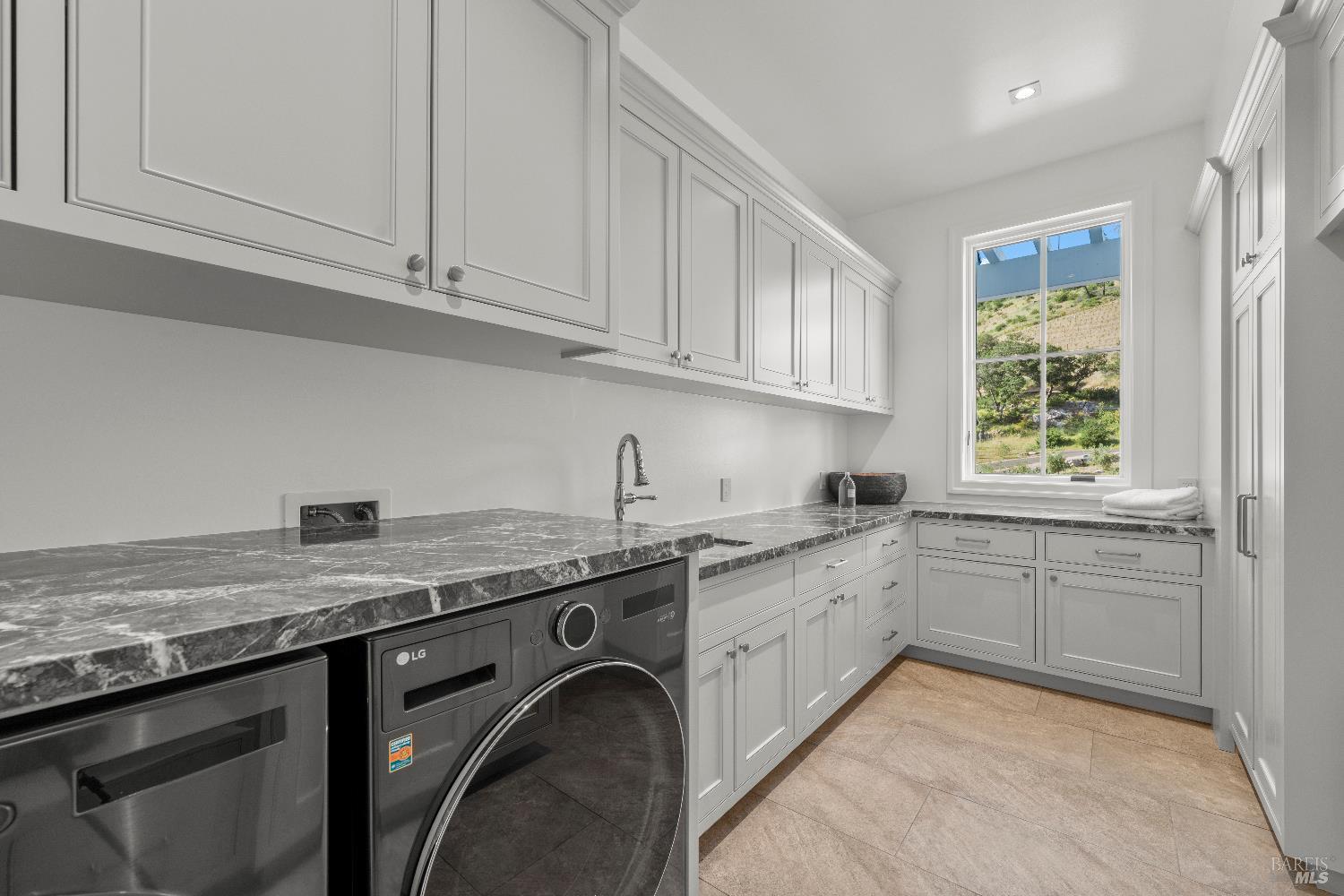 Detail Gallery Image 44 of 68 For 2509 Madrona Ave, Saint Helena,  CA 94574 - 4 Beds | 4/1 Baths