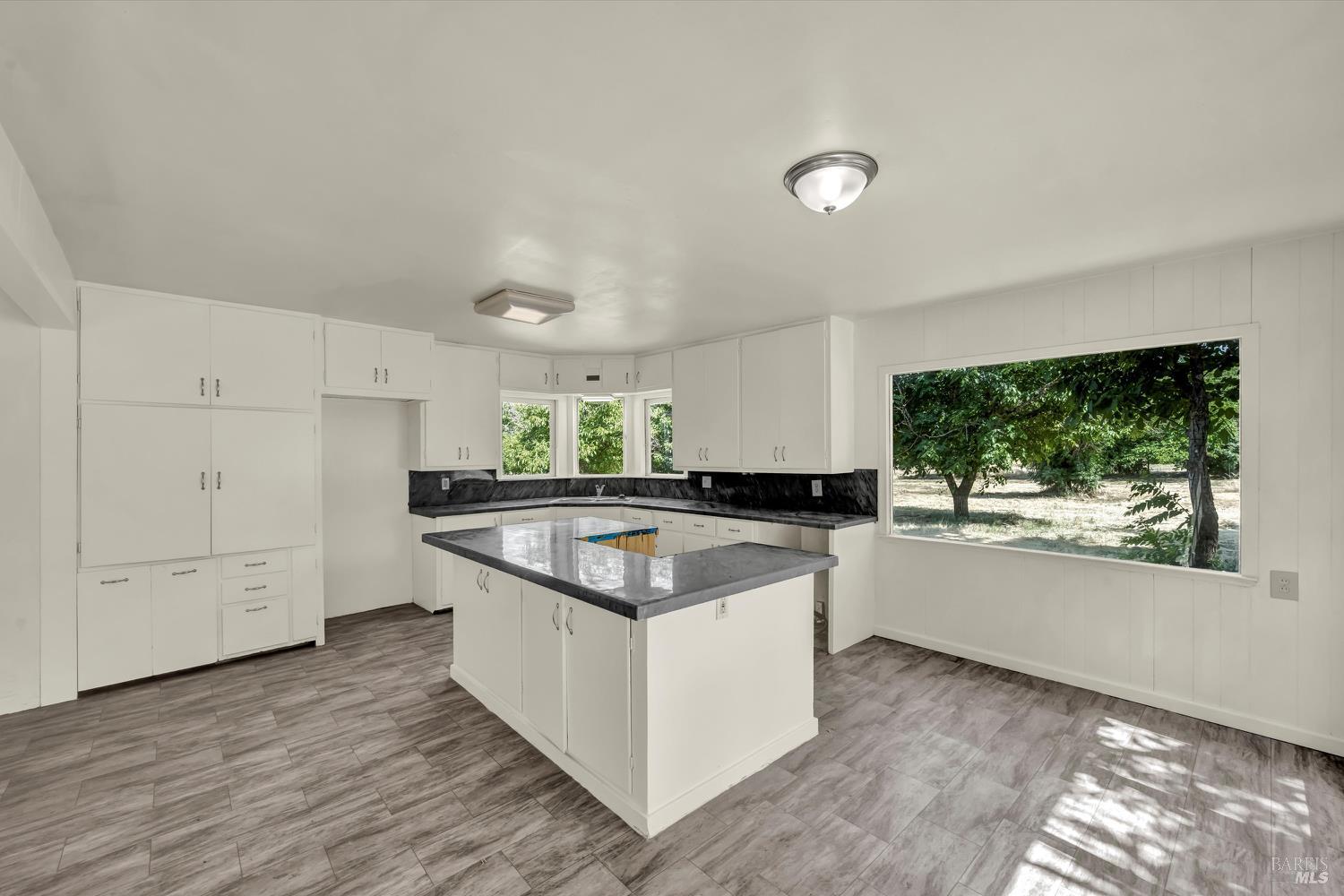 Detail Gallery Image 4 of 50 For 22550 Shady Grove Rd, Middletown,  CA 95461 - 3 Beds | 1 Baths