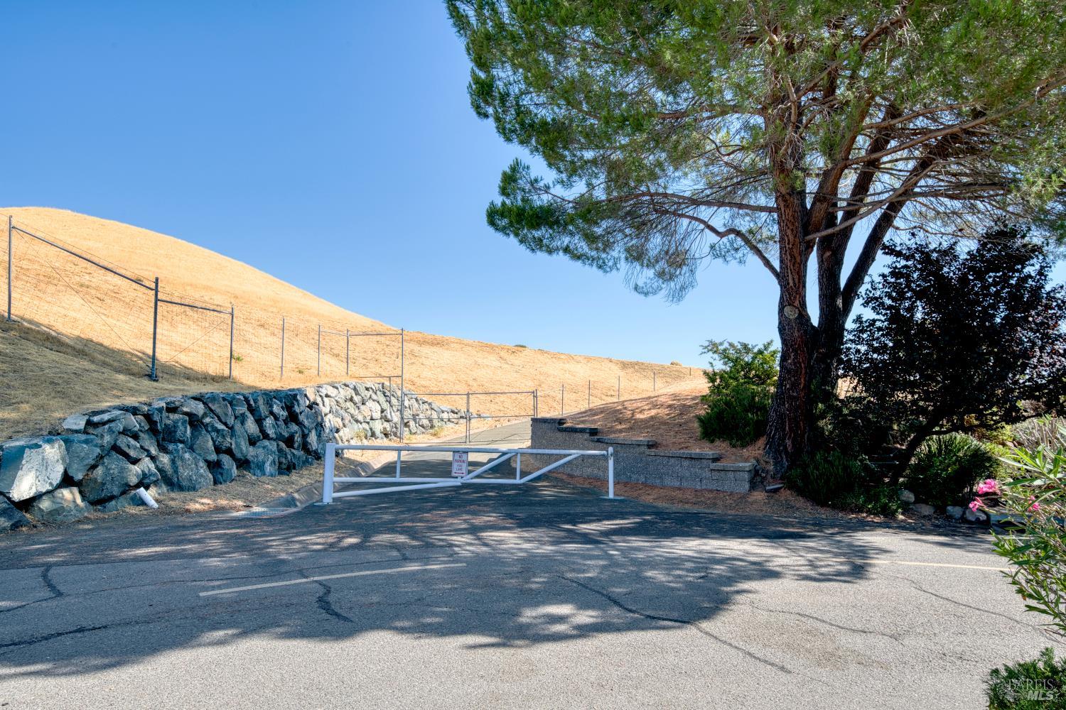 Detail Gallery Image 24 of 30 For 15 Meadow View Unkn, Novato,  CA 94949 - 2 Beds | 2 Baths