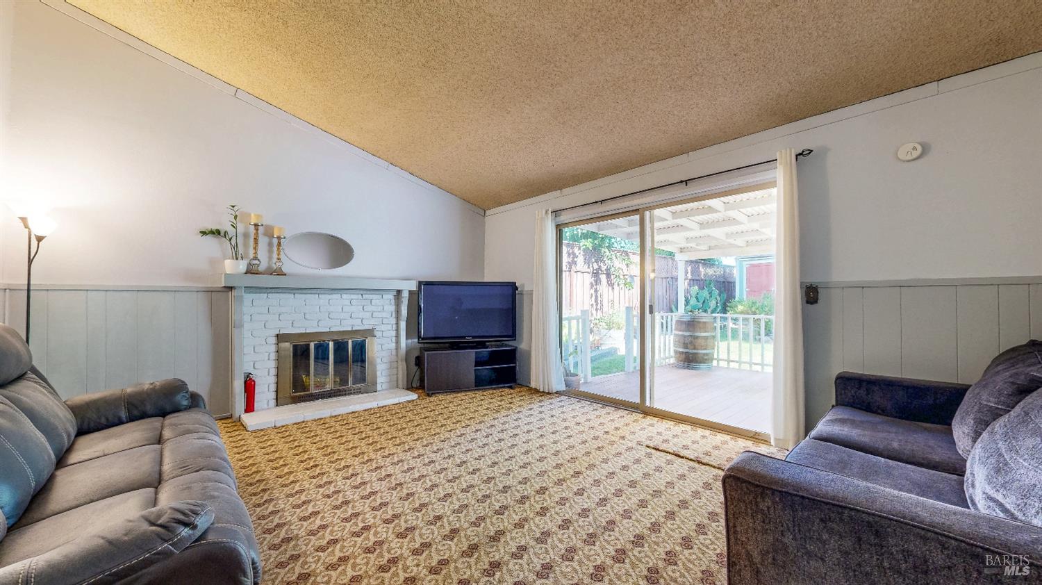 Detail Gallery Image 10 of 47 For 805 Lombard Way, Rohnert Park,  CA 94928 - 4 Beds | 2 Baths