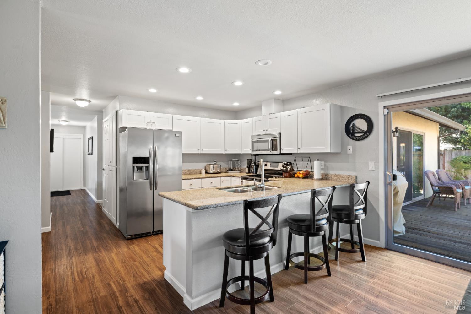 Detail Gallery Image 17 of 42 For 2014 Crinella Dr, Petaluma,  CA 94954 - 4 Beds | 2 Baths