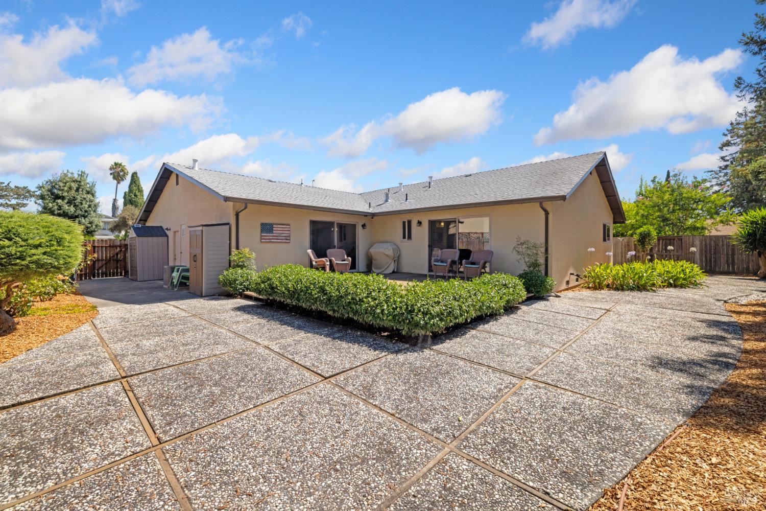 Detail Gallery Image 36 of 42 For 2014 Crinella Dr, Petaluma,  CA 94954 - 4 Beds | 2 Baths