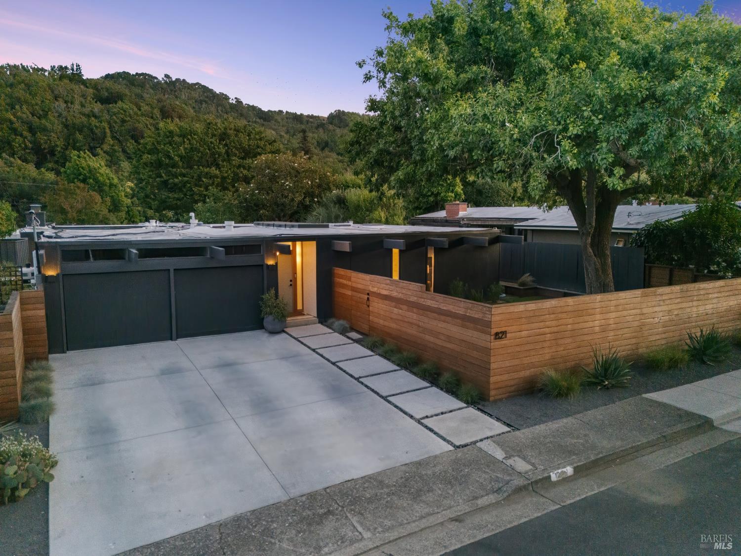 Detail Gallery Image 33 of 34 For 821 Flaxberry Ln, San Rafael,  CA 94903 - 4 Beds | 3 Baths